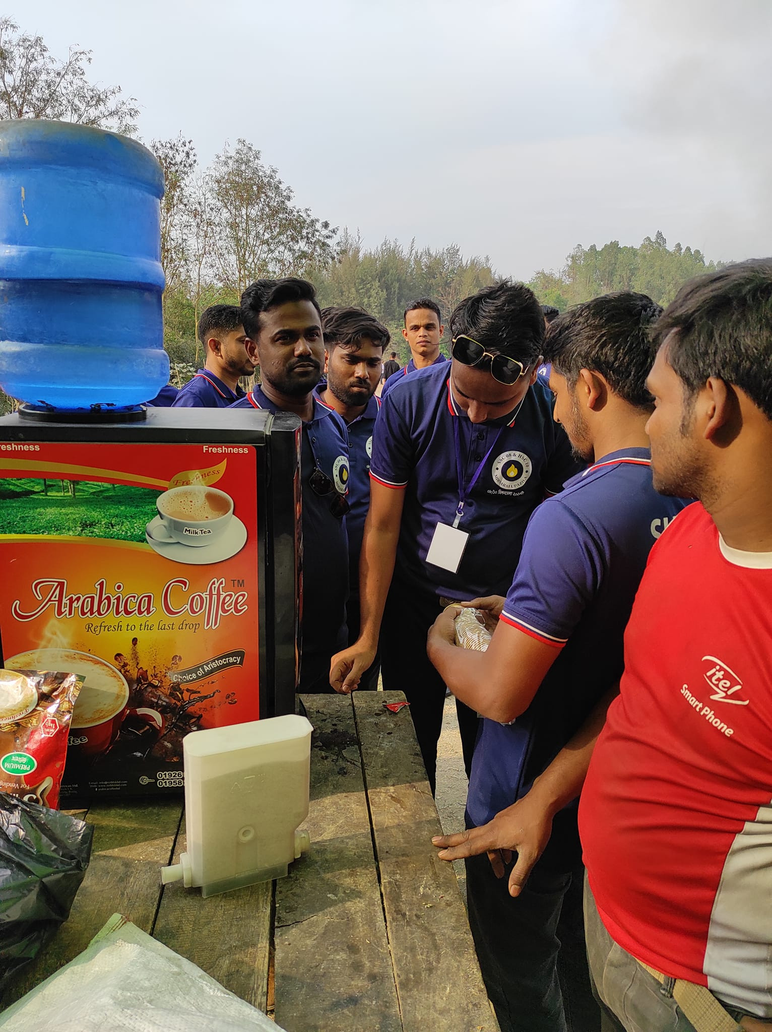 Free coffee is being served in the campaign